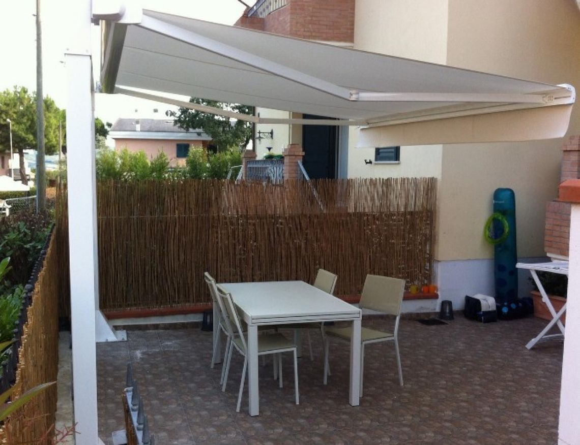 Arredo esterni - Lorenzetti Tende e Parasole