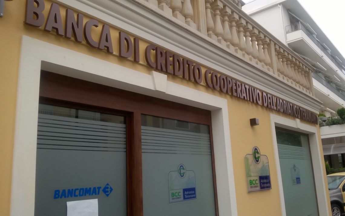 Insegna Vetrofania Banca di credito cooperativo dell adriatico Roseto Abruzzo